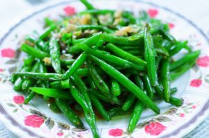 Green beans are some healthy holiday foods 